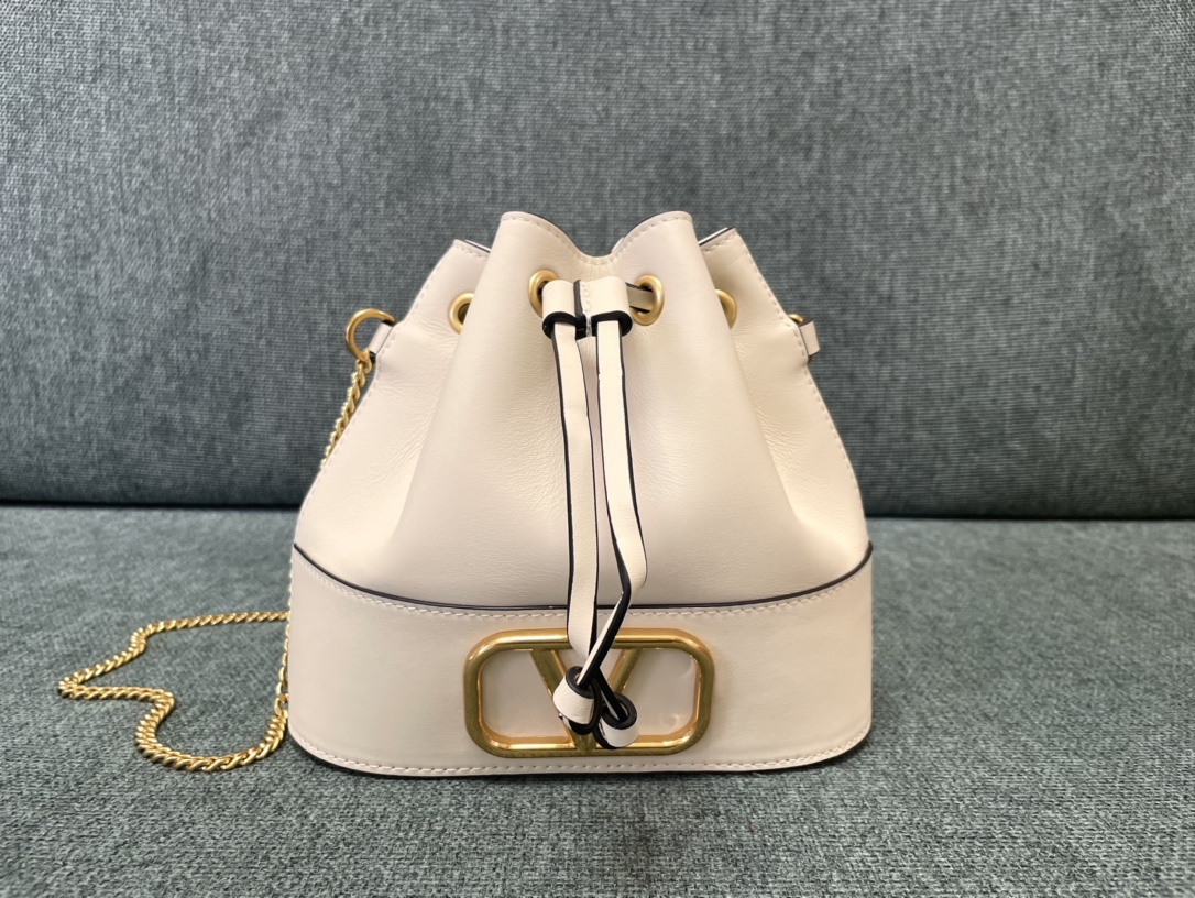 Valentino Garavani Mini Bucket With Signature Vlogo Chain In