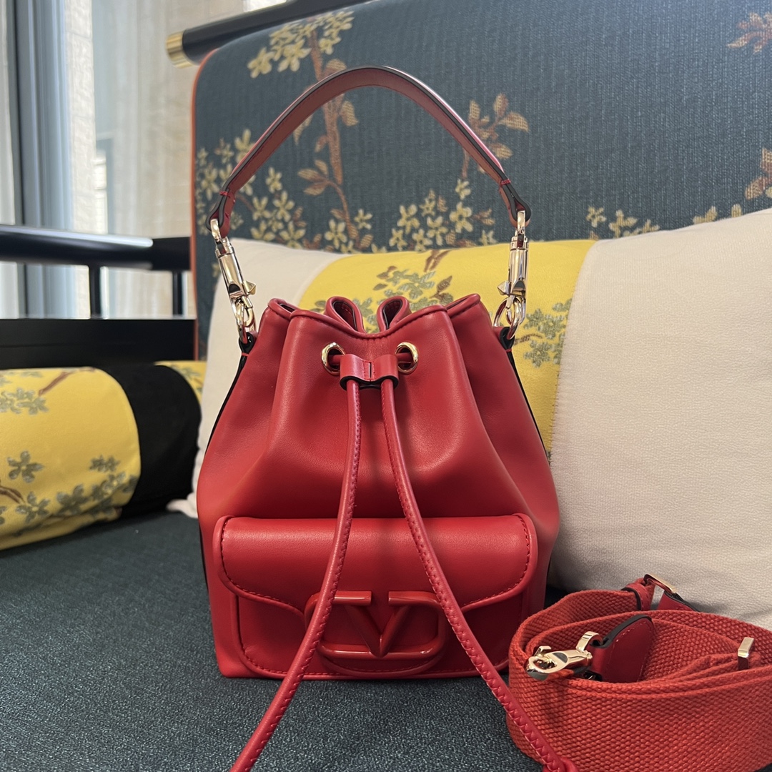 Valentino Garavani Locò Bucket Bag In Red