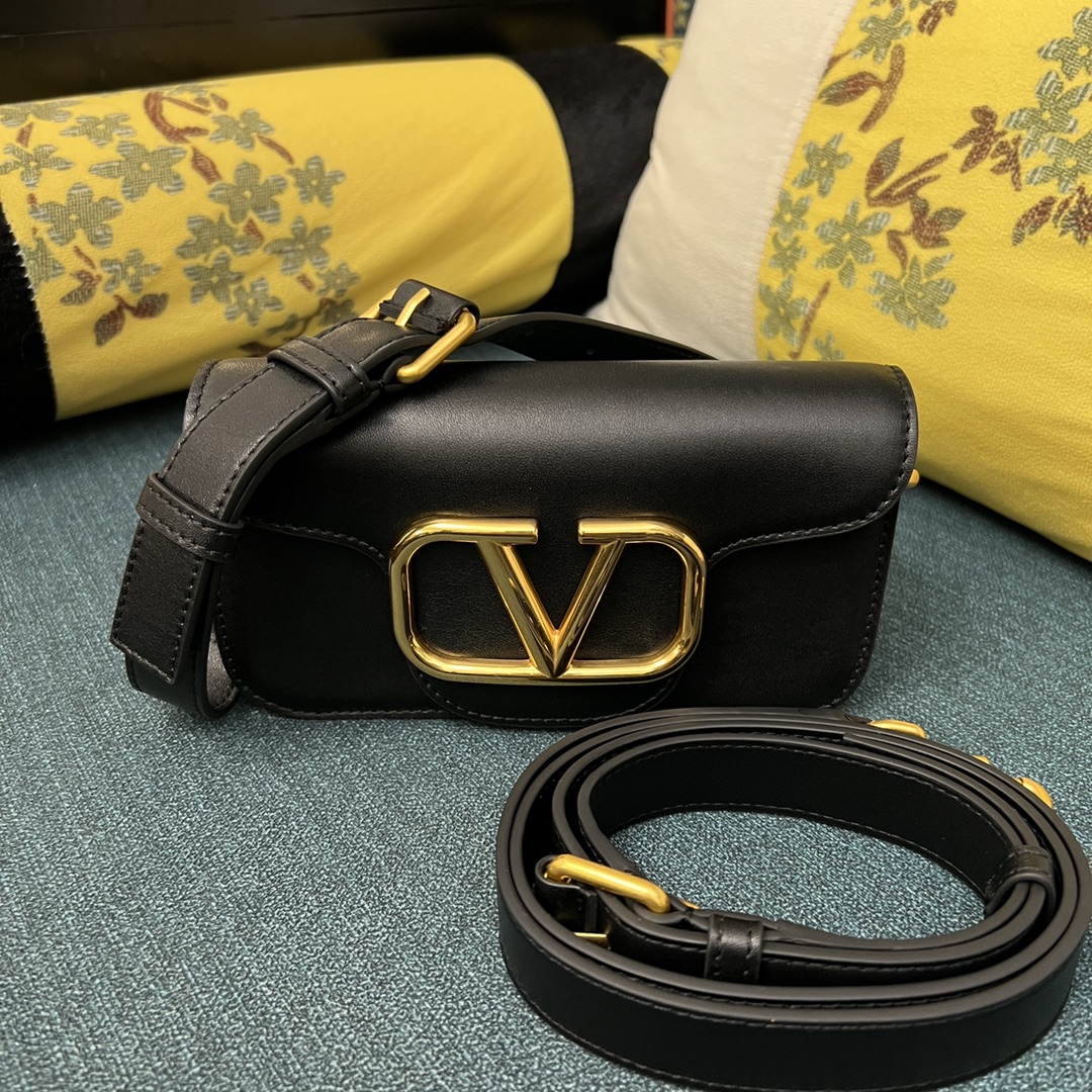 Valentino Garavani Small VLogo Crossbody Bag | Black |