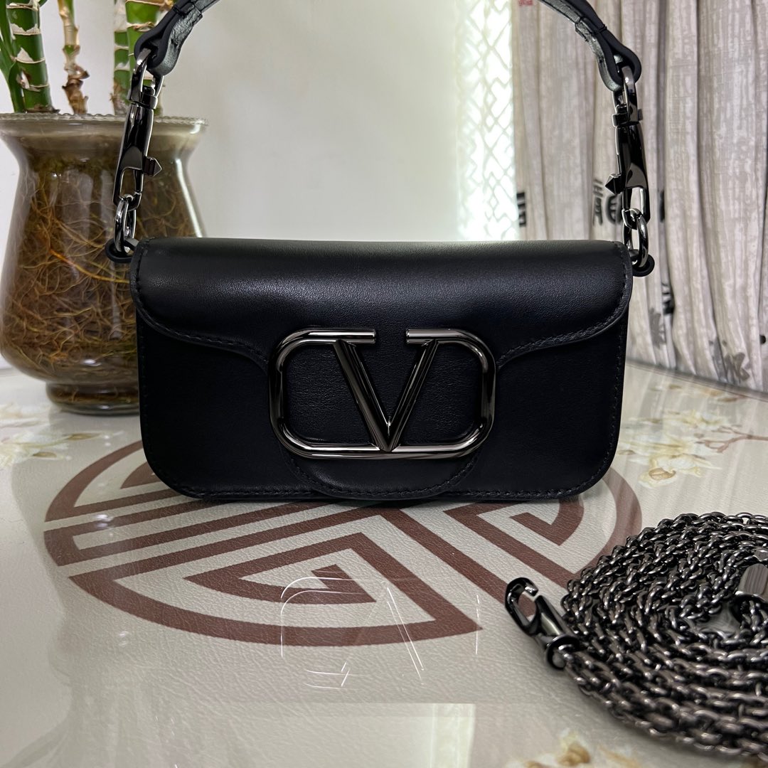 VALENTINO GARAVANI Calfskin Monochrome Vlogo Mini Loco