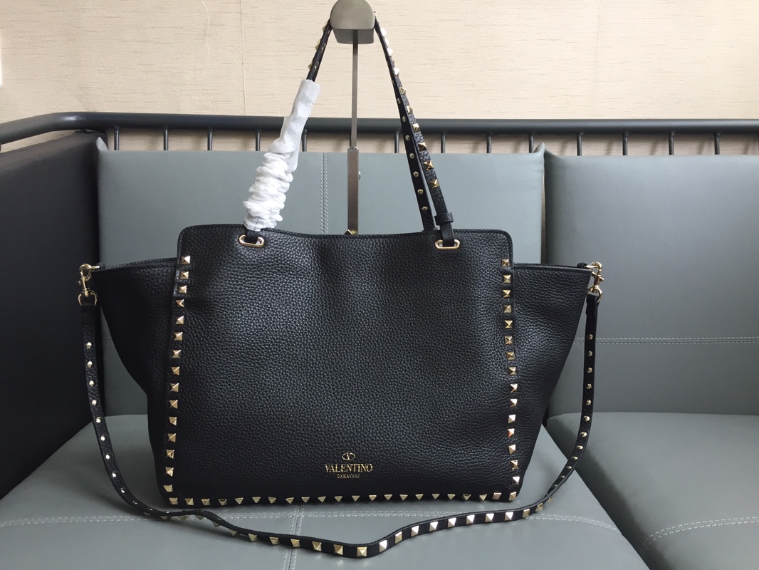 VALENTINO GARAVANI Medium Rockstud Calfskin Bag Handle
