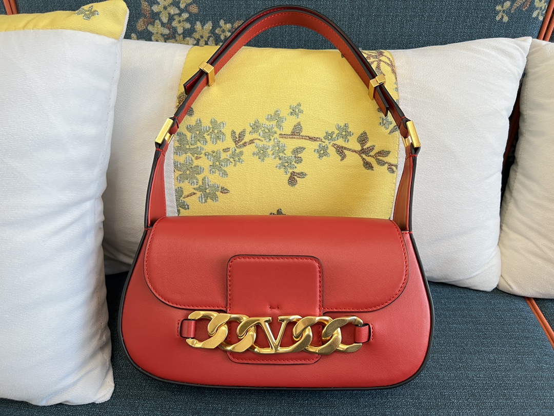 Valentino Red Leather Vlogo Chain Hobo Valentino |