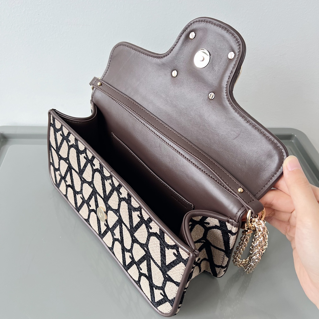 Valentino 00649