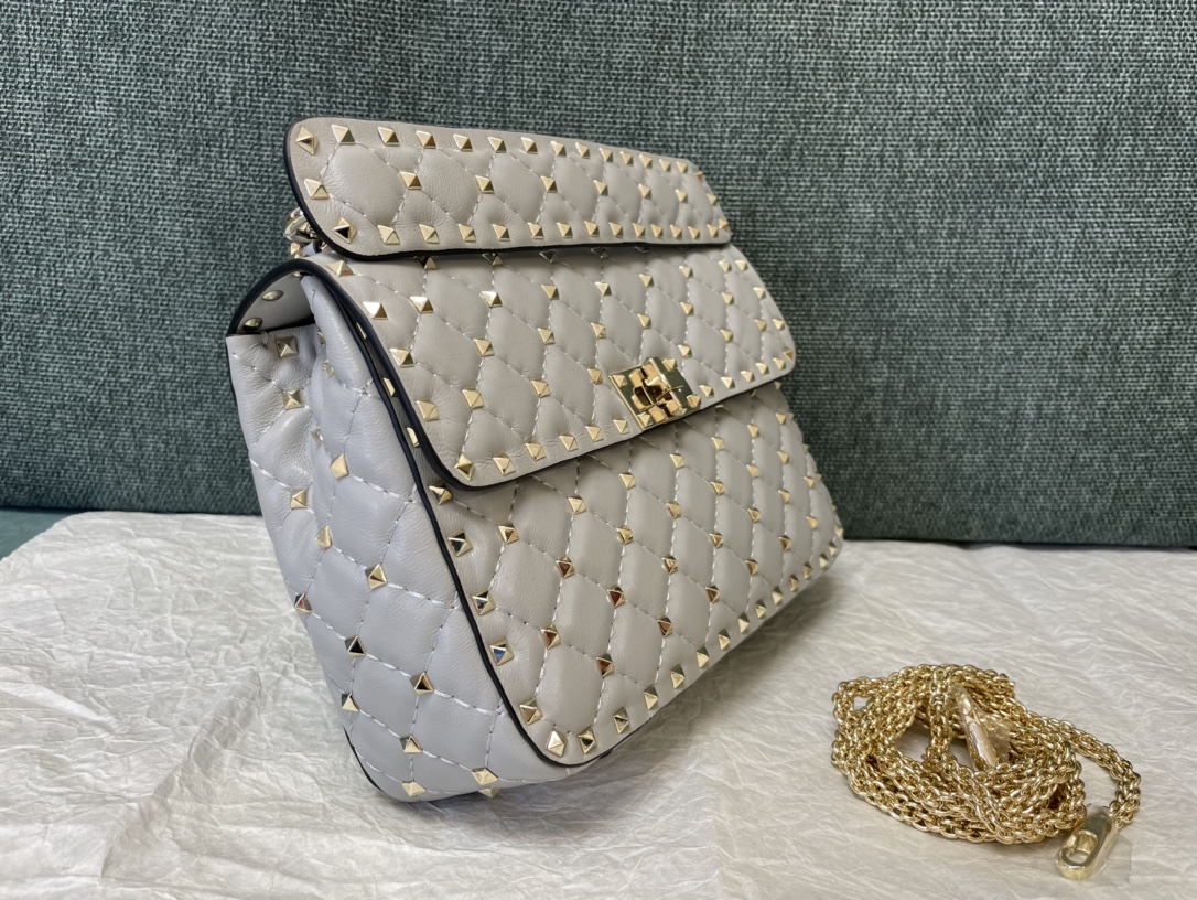Valentino Garavani Medium Rockstud Matelassé Quilted Leather Shoulder Bag |