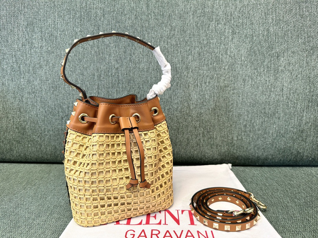 Valentino Garavani Beige Rockstud Bucket Bag Valentino