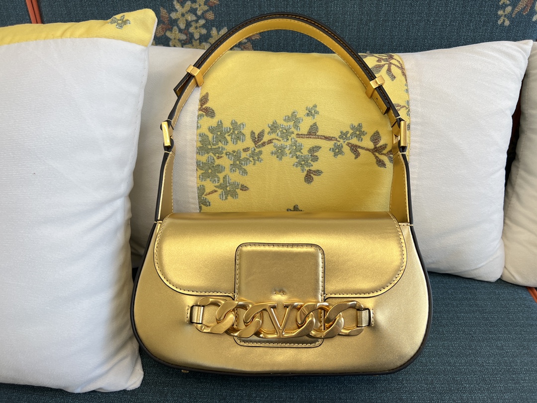 Valentino Garavani metallic-effect Leather Shoulder Bag | Gold