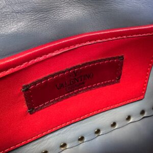 Valentino  00689