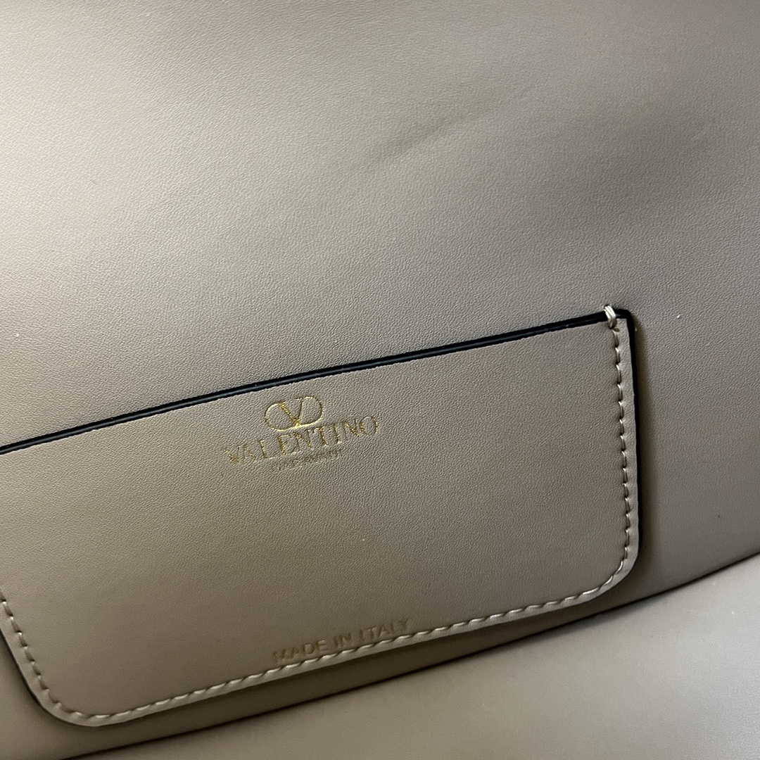 Valentino 0069