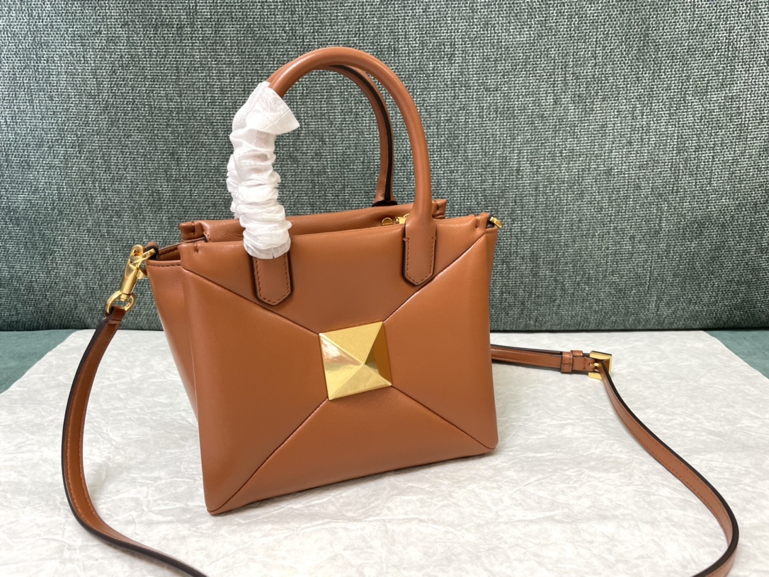 Valentino One Stud Handle Bag – Neutrals Handle Bags,