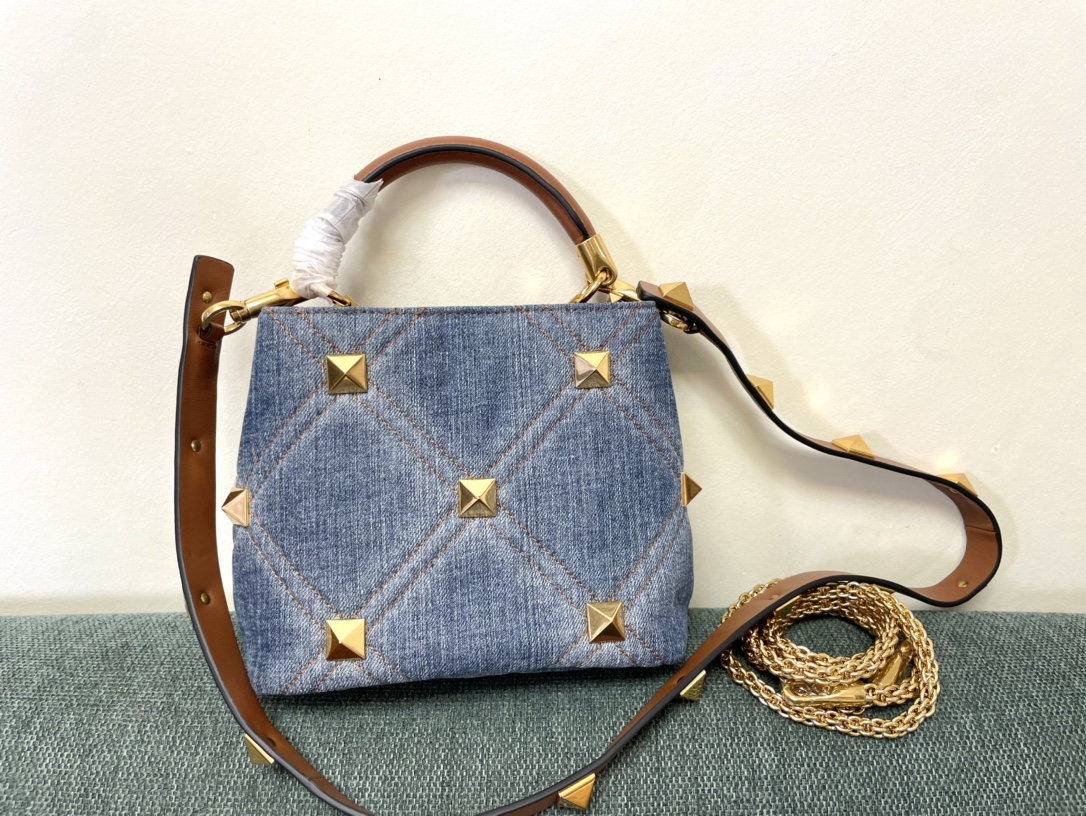 VALENTINO GARAVANI Denim Small Roman Stud The Handle Bag Light