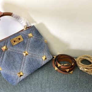 Valentino  00719