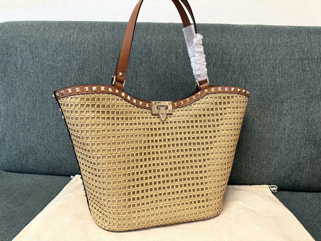 Valentino Garavani Rockstud Leather-Trimmed Raffia