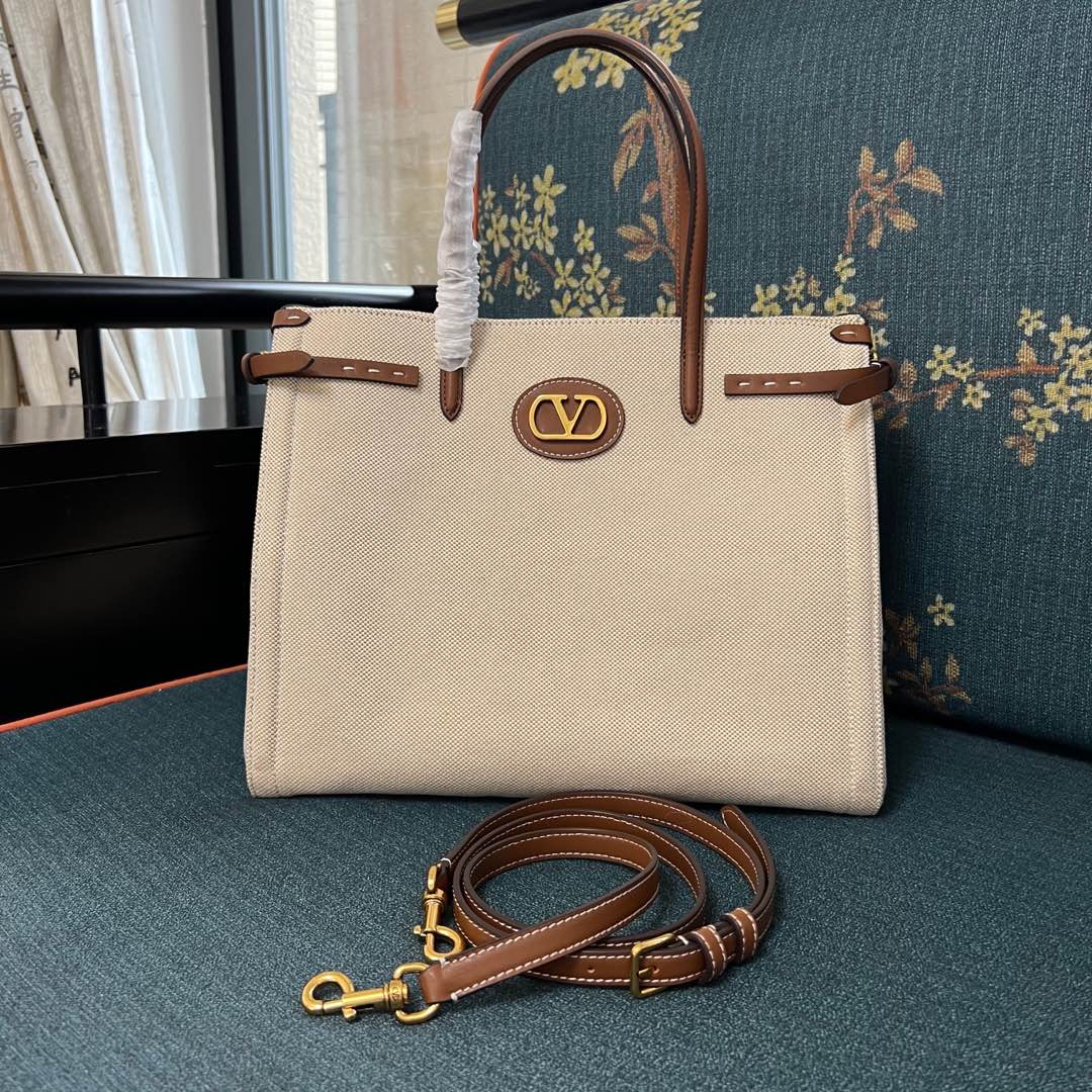 Valentino  00759