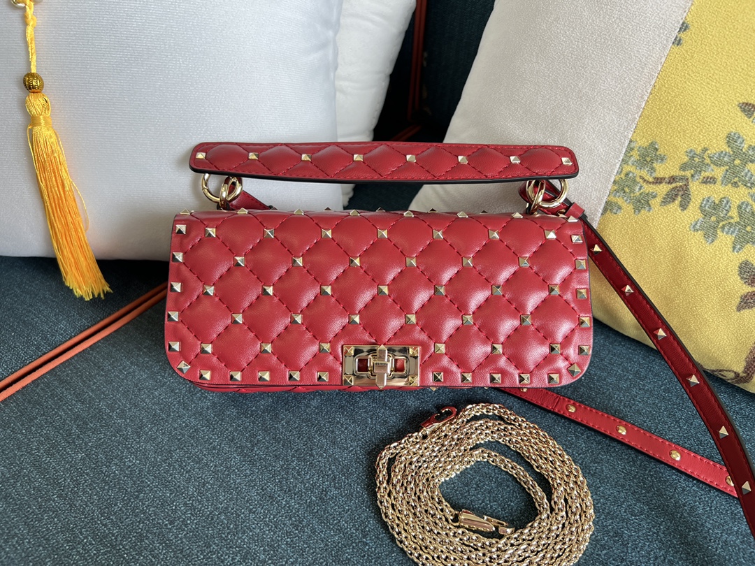 VALENTINO GARAVANI – Rockstud Spike Small Leather