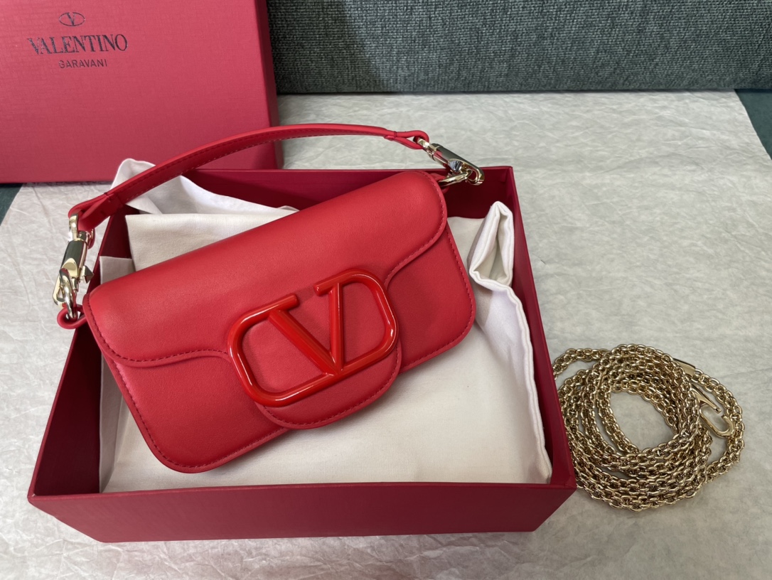 Valentino Garavani VLogo Signature Shoulder Bag | Red