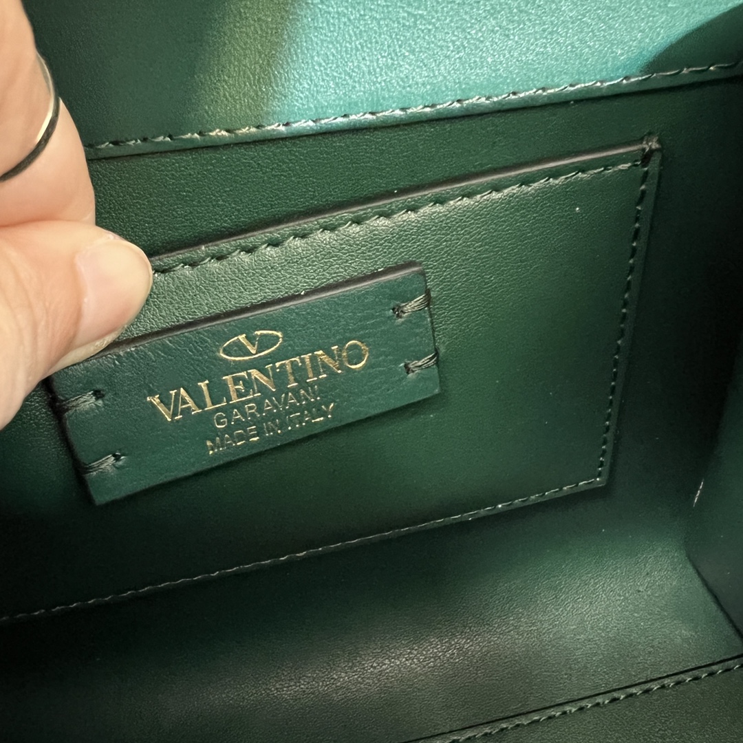 Valentino 00819