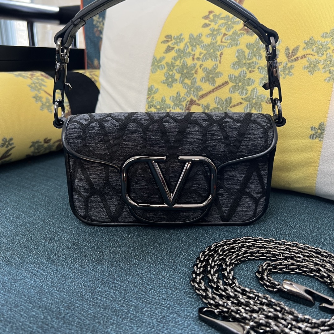 Valentino Garavani VLogo-monogram Tote Bag |gray|