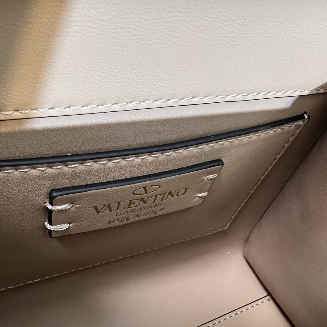 Valentino 00919