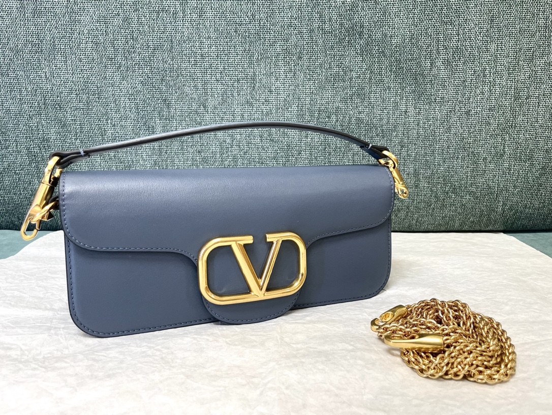 Valentino Garavani Small Vlogo Shoulder Bag In Calfskin In Blue