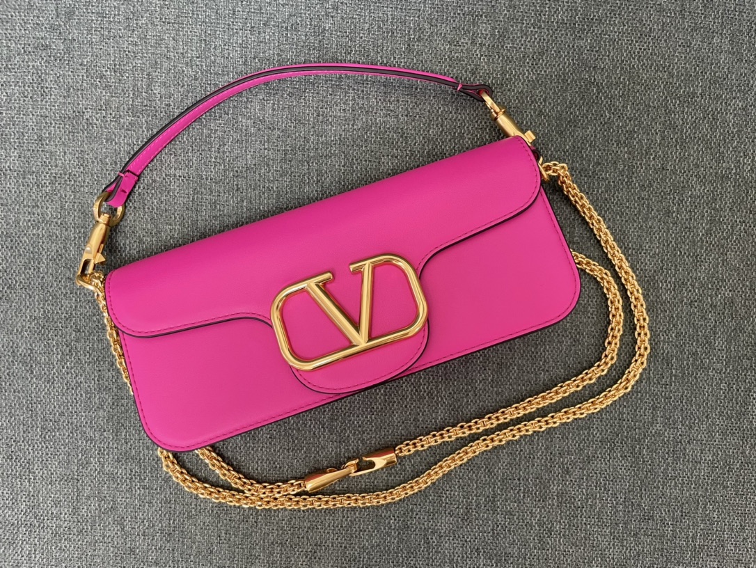 VALENTINO GARAVANI Calfskin Vlogo Loco Shoulder Bag Pink