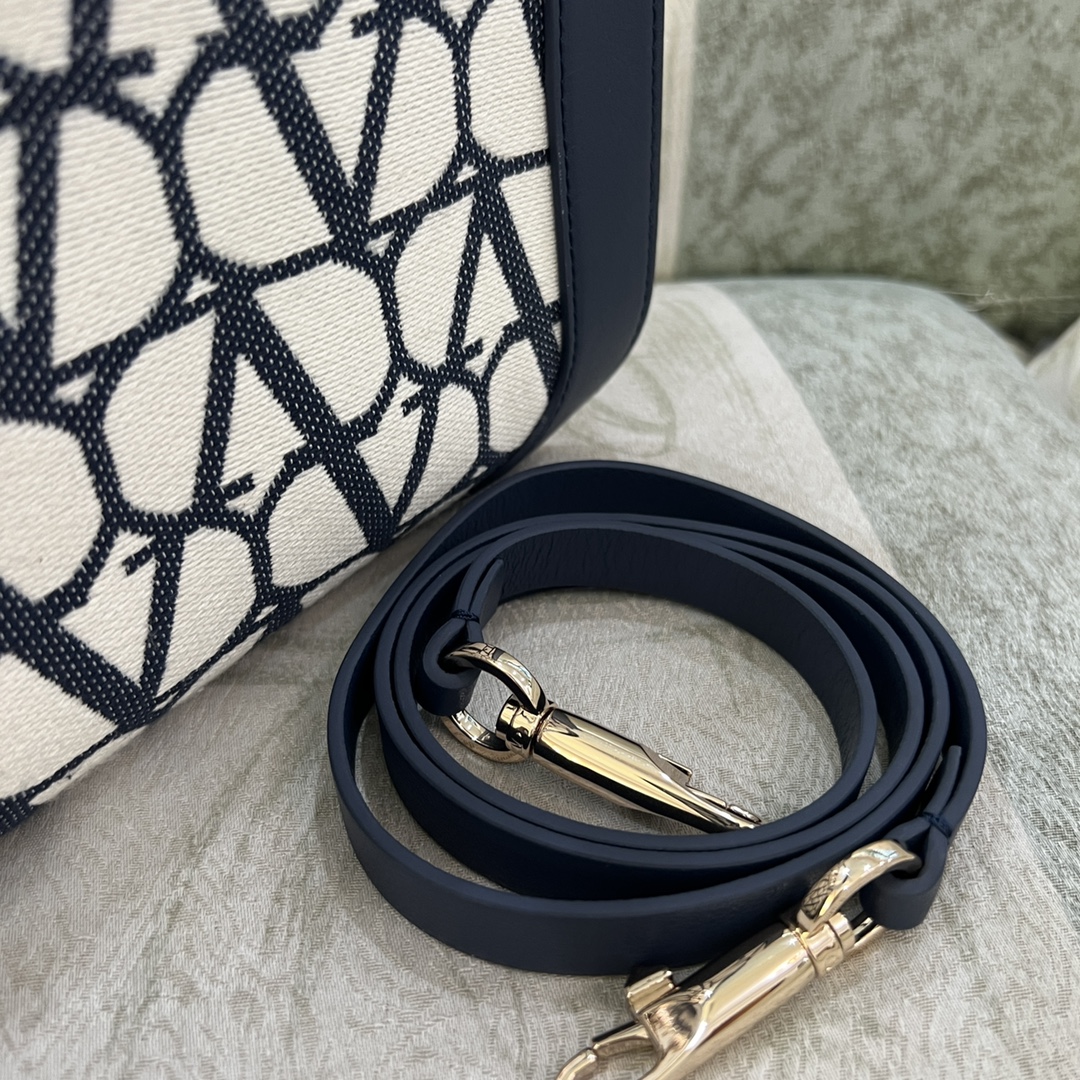 Valentino 01249