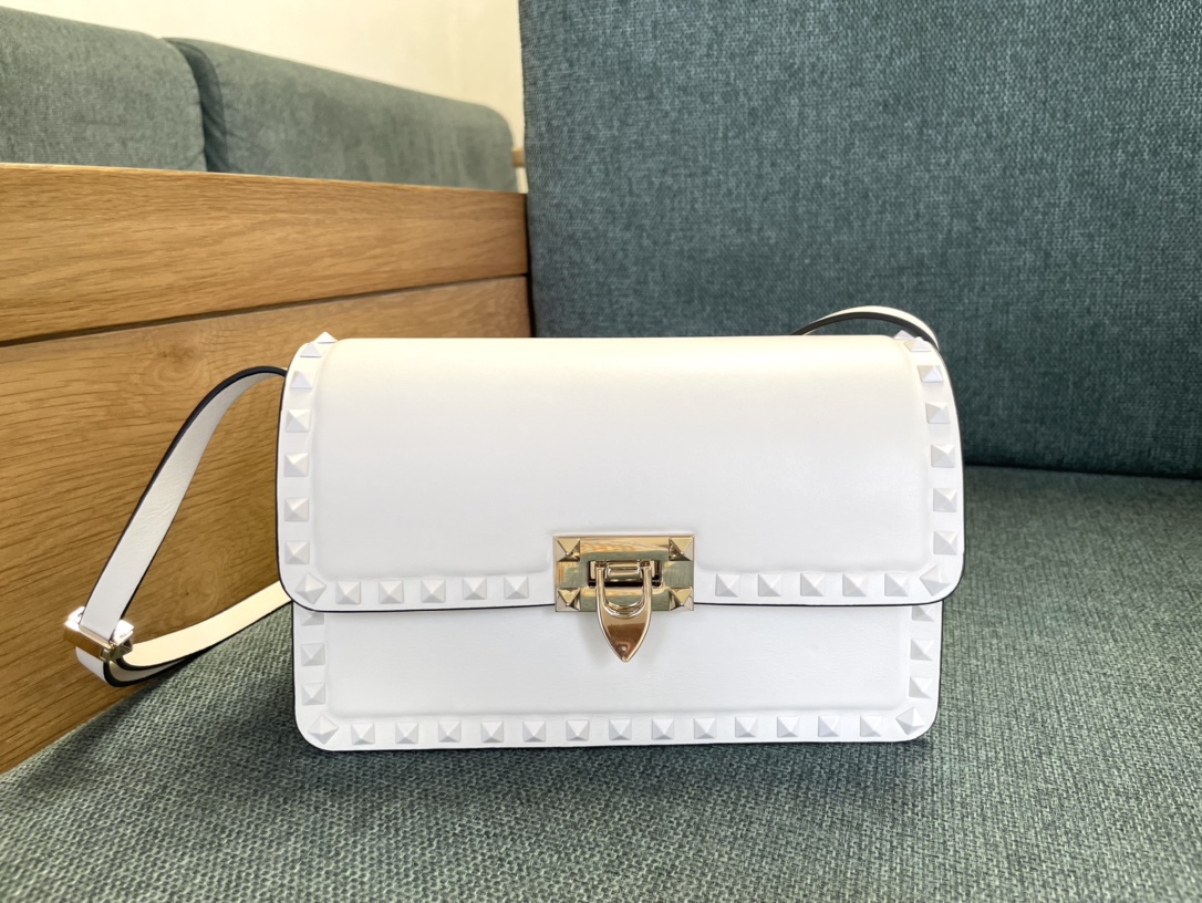 Valentino Garavani Rockstud23 Leather Shoulder Bag | White