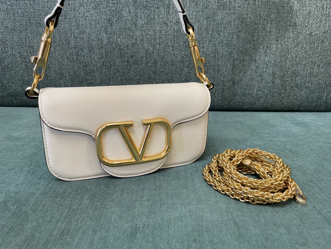 Valentino Garavani Locò shoulder bag for Women – White