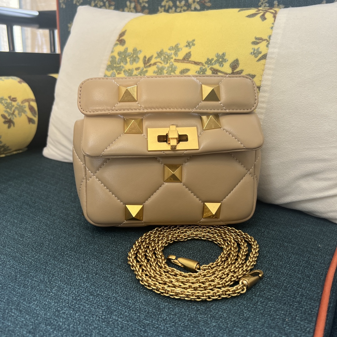 Valentino Garavani Medium Roman Stud Shoulder Bag | BROWN