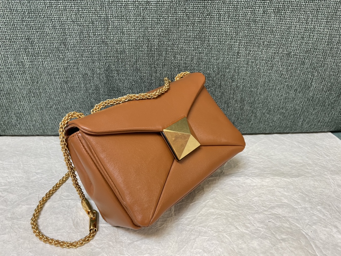 Valentino Garavani Grained Leather One Stud Bag With brown