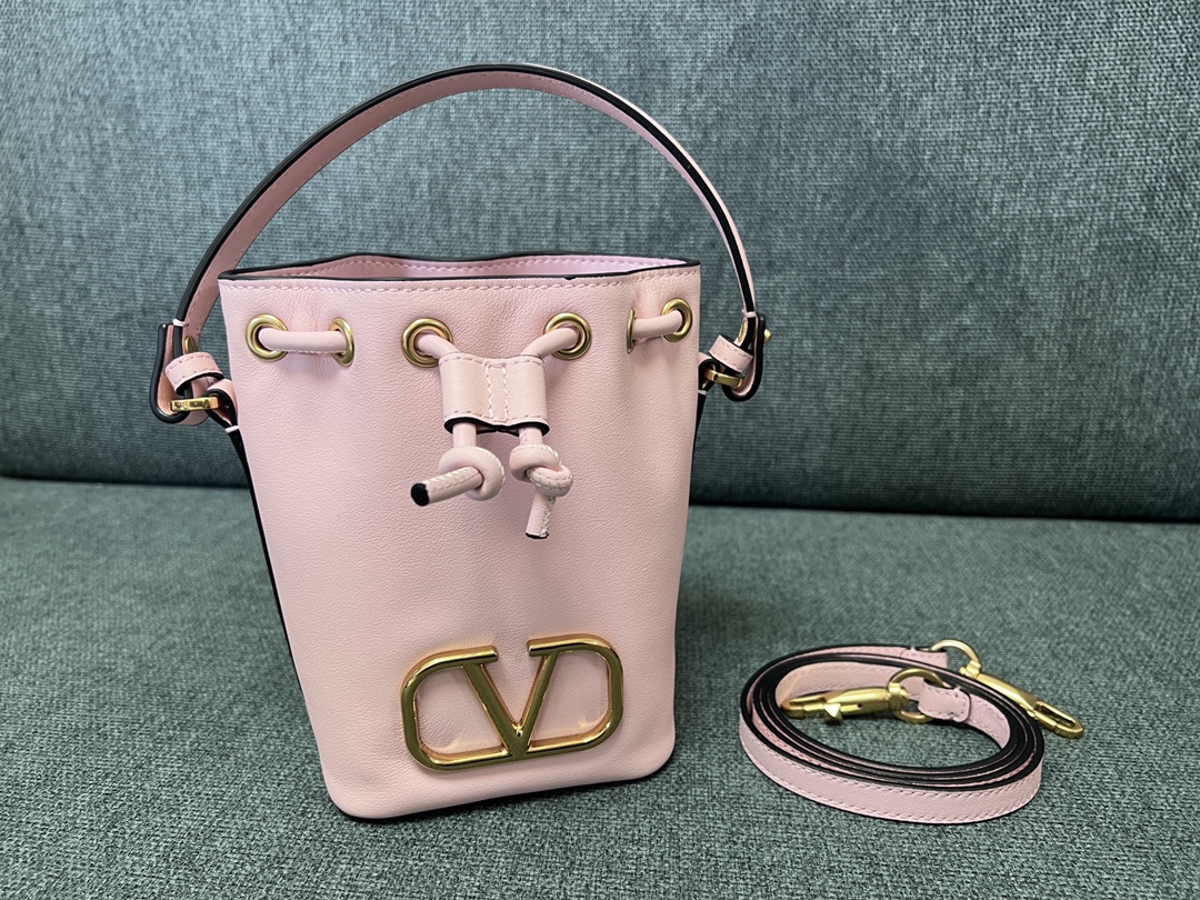 VALENTINO GARAVANI Nappa Mini VLogo Signature Bucket