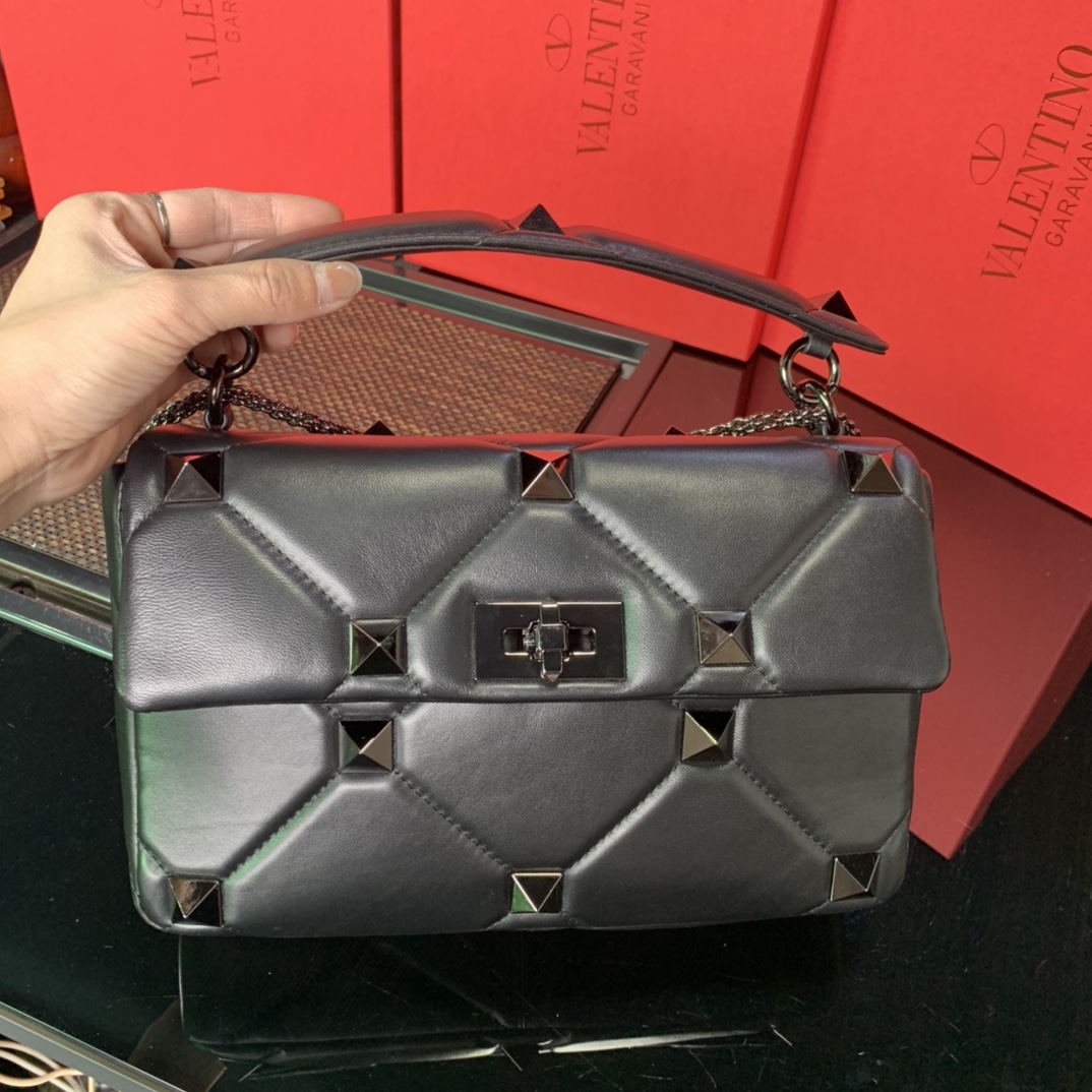 Valentino Garavani Pre-Owned 2018-2025 Medium Nappa