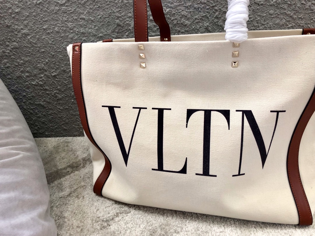VALENTINO GARAVANI Sacs à main T. Cuir Beige re1155766 – Joli Closet