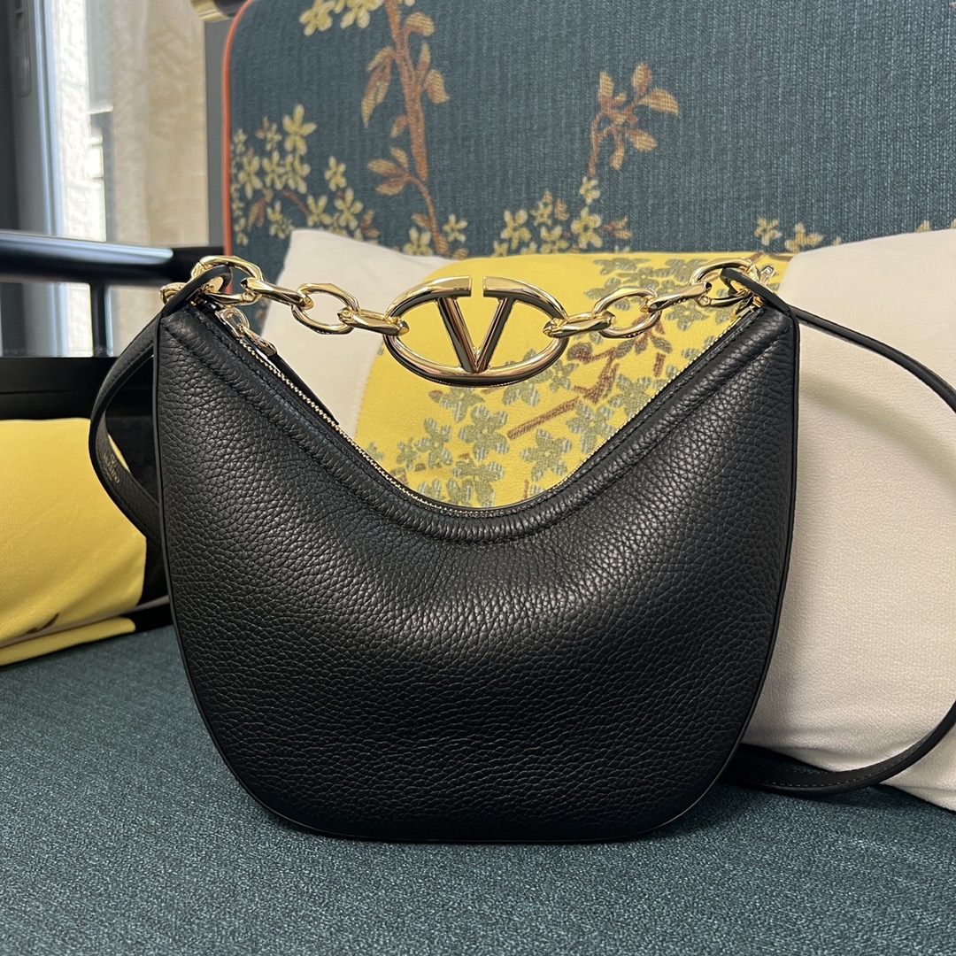 Valentino Garavani Outlet: Shoulder bag woman – Black | Valentino