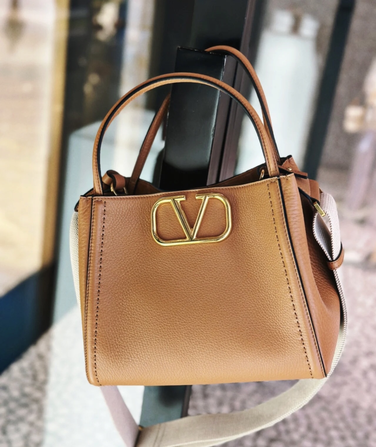Valentino Garavani Medium Alltime Leather Tote Bag | brown
