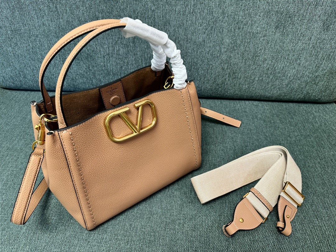 Valentino Garavani Medium Alltime Tote Bag | Brown |