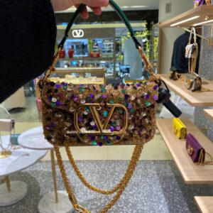 Valentino  0239