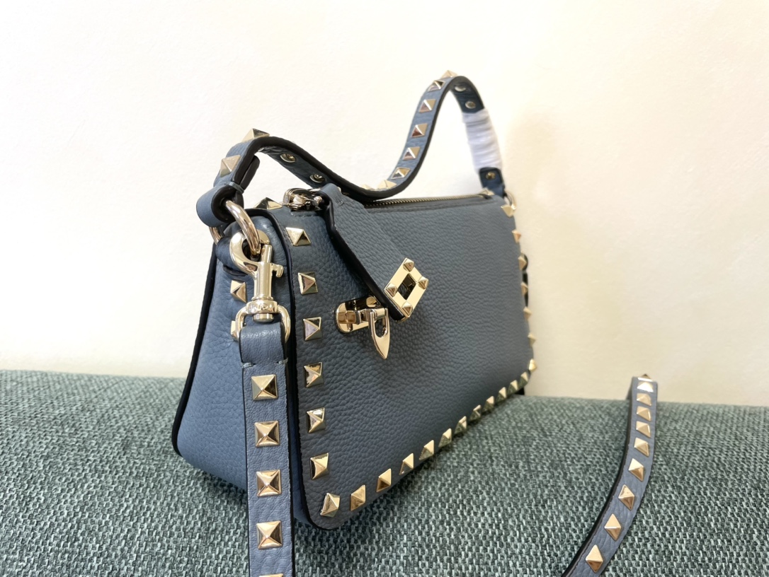 VALENTINO GARAVANI Pebbled Calfskin Small blue