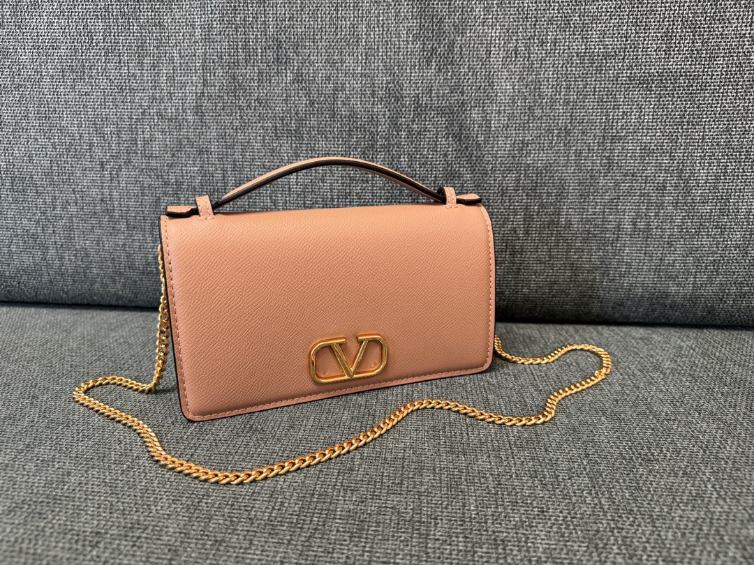 Valentino Garavani VLogo leather wallet on chain Valentin