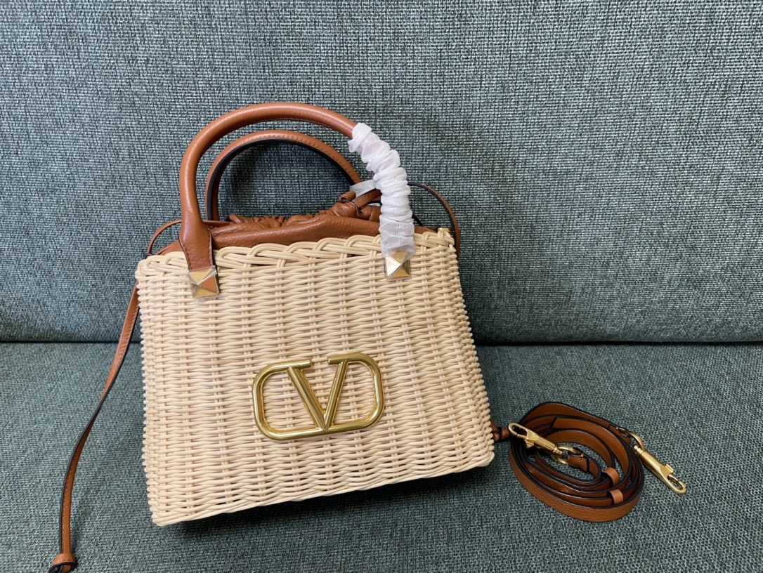 Valentino Beige/Brown Wicker And Leather Vlogo Signature Bucket Bag Valentino