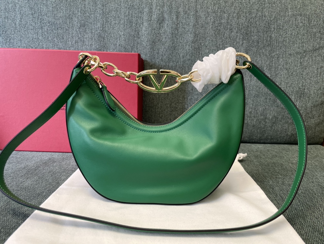 Valentino Garavani VLogo Signature Shoulder Bag | Green