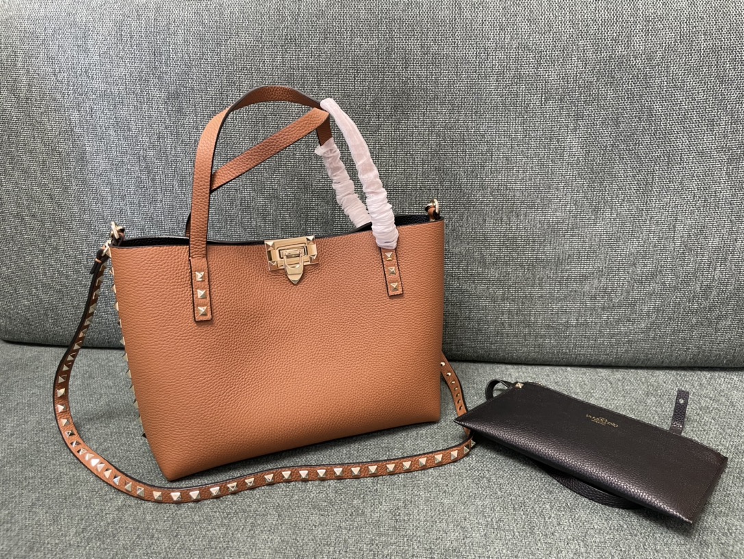 Valentino Garavani Medium Rockstud Leather Tote Bag