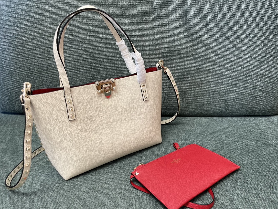 Valentino Women’s Green V Logo Shoulder Bag with Silver