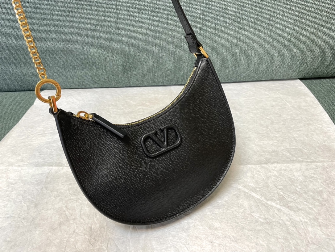 Valentino Garavani VLogo Signature Mini leather shoulde