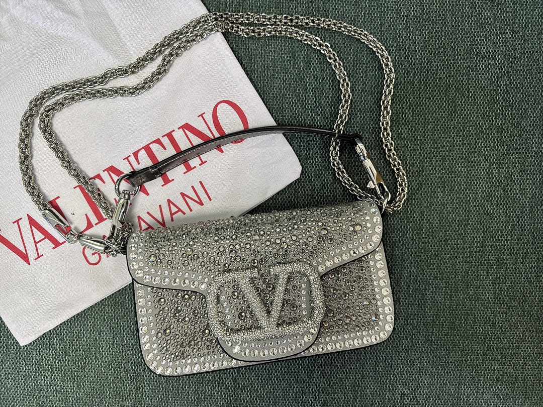 VALENTINO* women’s handbag with 19cm rhinestones VLogo Signature of the handbag line