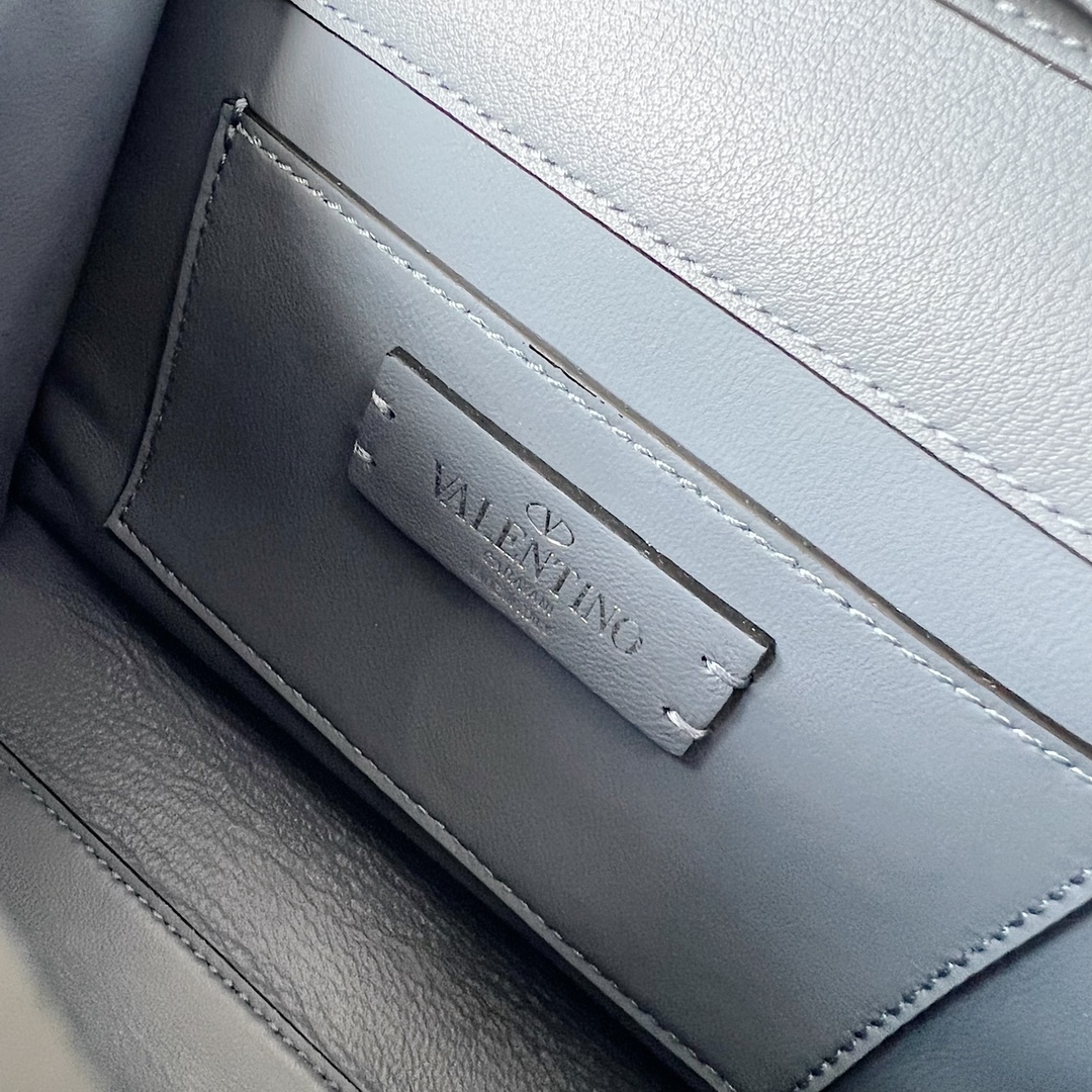 Valentino  0339