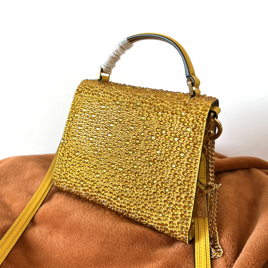 Valentino  0399