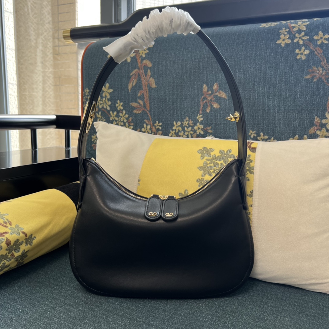 VALENTINO GARAVANI Embellished leather tote |