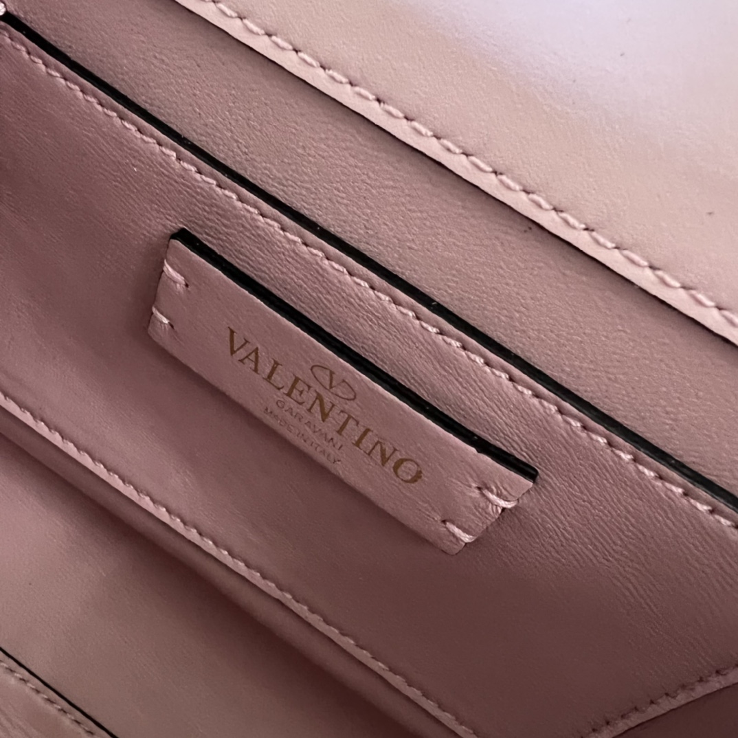 Valentino  0429