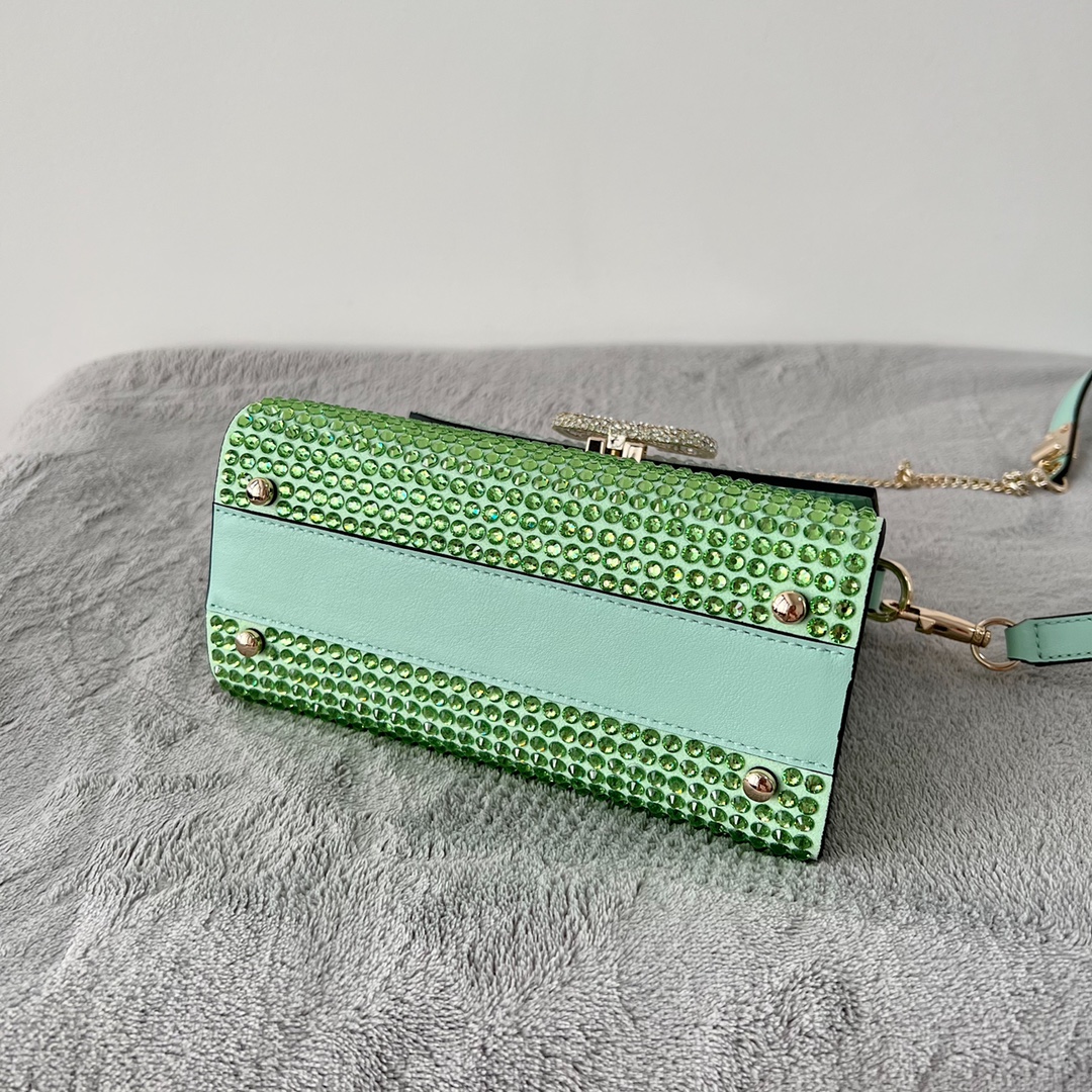 Valentino  0439