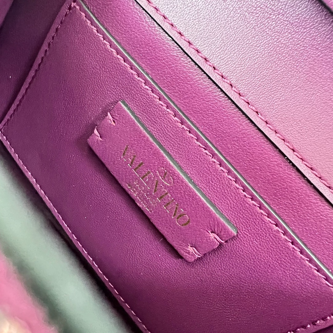 Valentino  0459